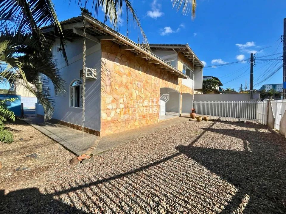 Casa Com Piscina, Churrasqueira E 3 Quartos