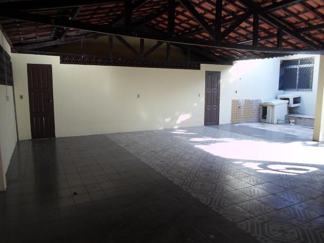 Montese casa, 250m², 3 quartos (sendo 2 suítes), wc social, cozinha, 3 vagas de garagem. - Foto 2