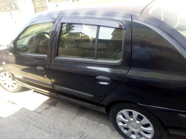 Renault Clio Sedan - Foto 4