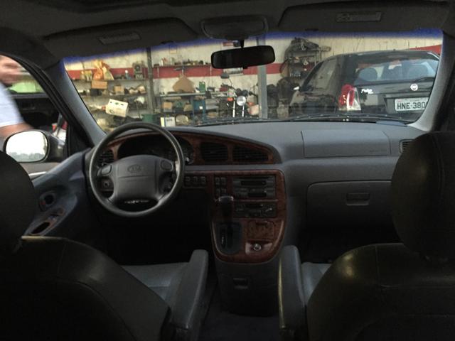 Kia carnival