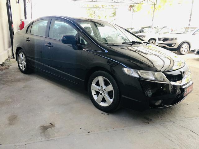 Honda civic 2008 Automático couro GNV G5 Pneus novos Revisado - Foto 3