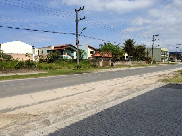 Sobrado em Itapoá, com 2 apartamentos, região nobre comércio e residencial - Foto 12