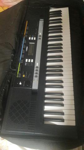 Teclado Yamaha Psr E243