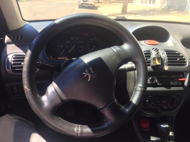 Carro Peugeot 206