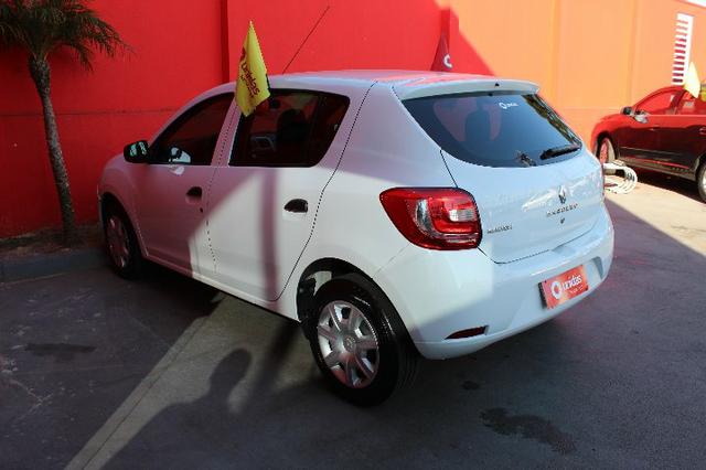 Sandero 1.0 Completo. Transferencia Cortesia - Foto 6