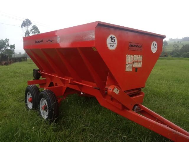 Adubadeira e Calcariadeira Ipacol Semi nova / 7,500 toneladas - Foto 3