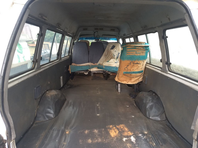van barata olx