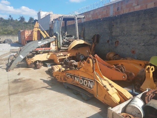 Retroescavadeiras Volvo BL60 disponível para retirada e venda de peças. - Foto 4