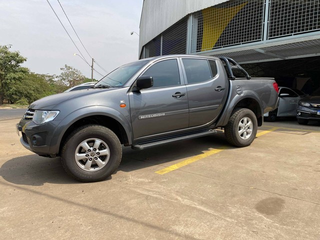 L200 TRITON 2014/2015 2.4 HLS 4X2 CD 16V FLEX 4P MANUAL