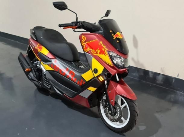 NMAX REPLETA DE ACESSÓRIOS