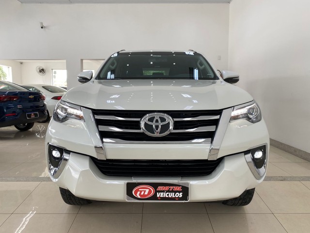 SW4 SRX 4X4 DIESEL AUT. 18/19 7 LUGARES