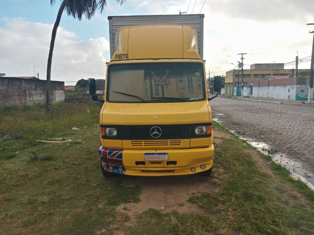 VENDO MERCEDINHA *