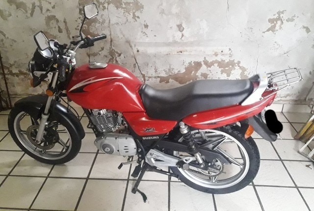 SUZUKI YES 125 EM DIA, PRECISA REPAROS.