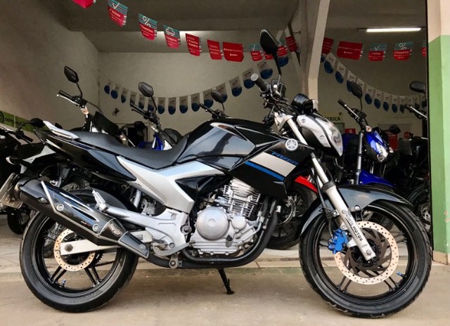 FAZER 250 / PRETA / 2014 COM 2021 PAGO!