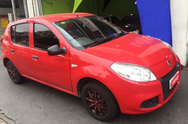 RENAULT SANDERO AUTENTIQUE 1.0 4P MANUAL