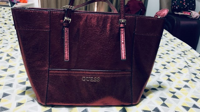 guess purple handbolsa