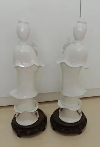 Dupla de estatuetas porcelana branca - Foto 3