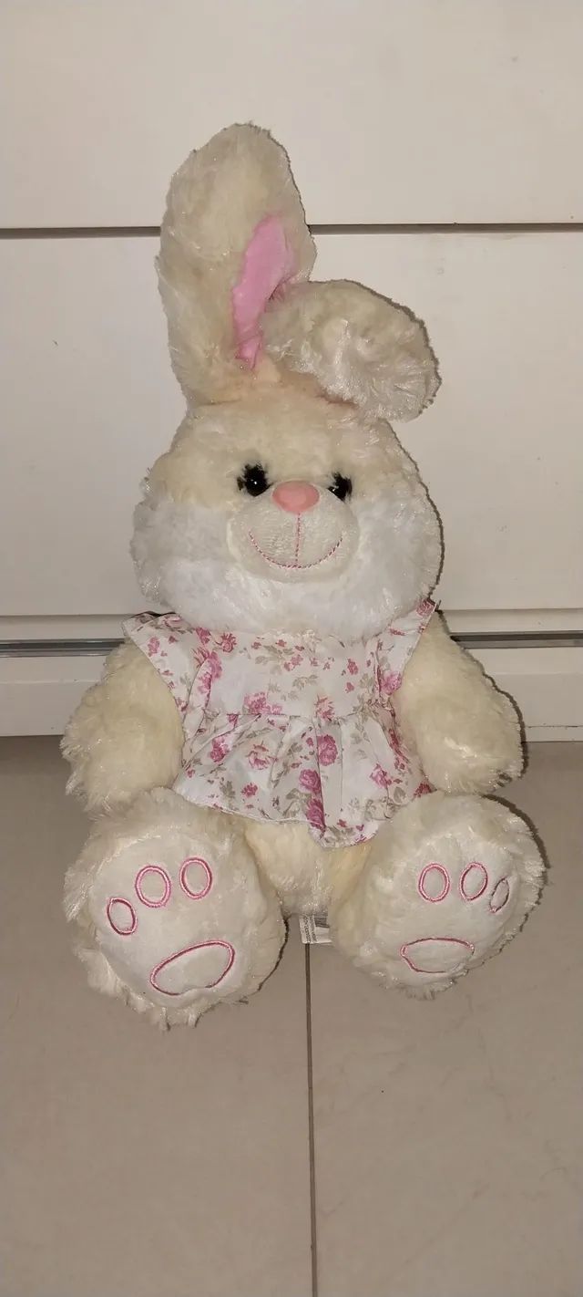 Coelha de pelúcia 