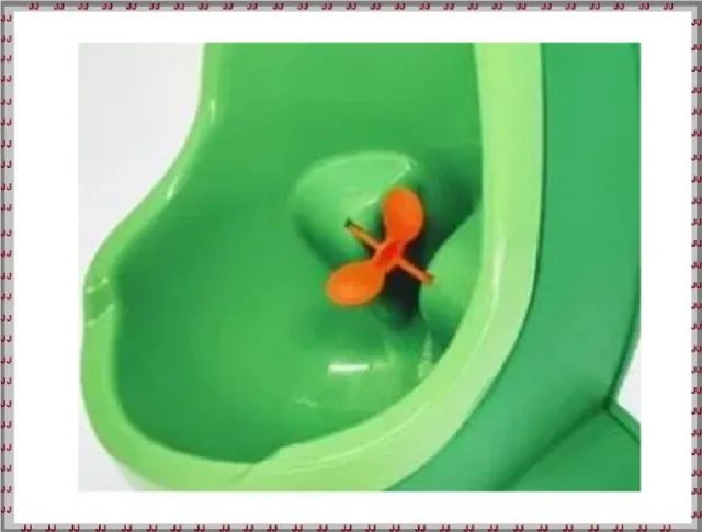 Mini Mictório Menino Infantil Sapinho Portátil - Foto 4