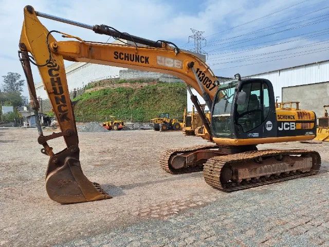 Escavadeira Jcb JS200LC ano 2011 