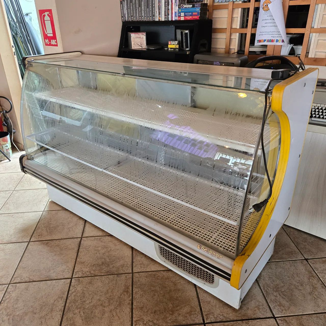 Geladeira Expositora Gelopar