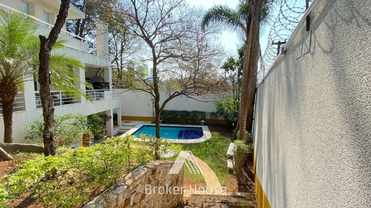 Vila Alba - Linda Casa em Condomínio no Jardim Petrepólis