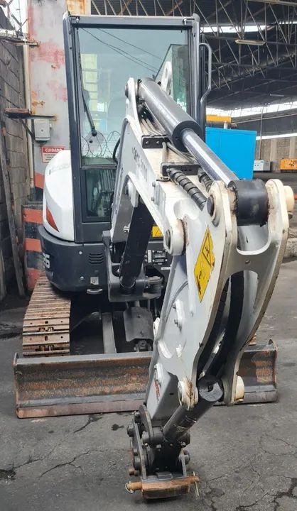 Mini Escavadeira Bobcat Mod. E26 Ano 2022 738.4h c/ ar condicionado - Foto 3