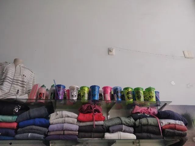 Vendo moletons diversas grifes originais em atacado e varejo com 50 % de desconto ! 