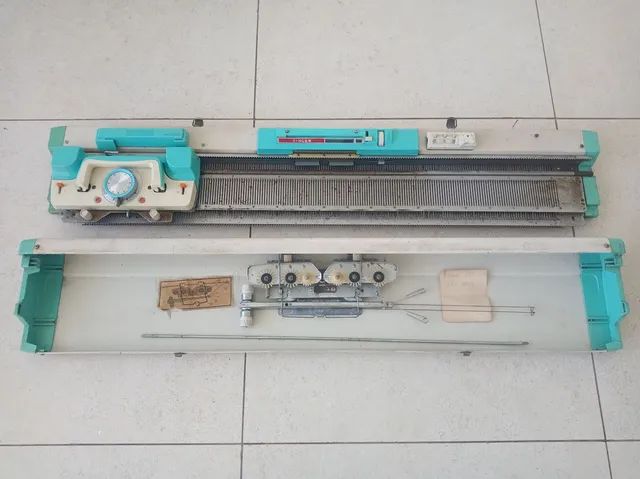 Máquina de Tricô Singer modelo 313 toda original  - Foto 3