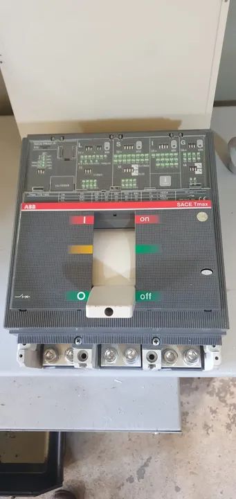 Disjuntor ABB TMAX T7S 1600A Caixa Moldada