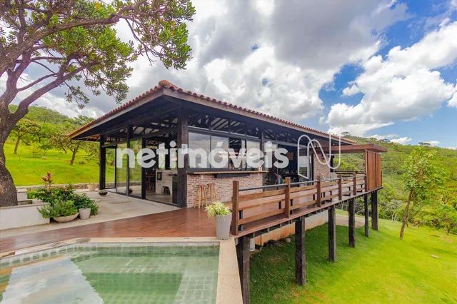 Casa de Alto Padrão com Vista para a Serra da Moeda