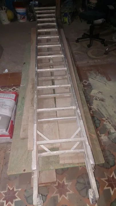 Escada de alumínio de 26 degraus  - Foto 3