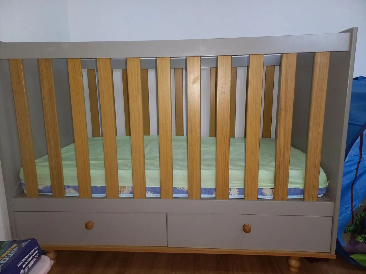 Berço com 2 gavetas - seminovo  - Foto 5