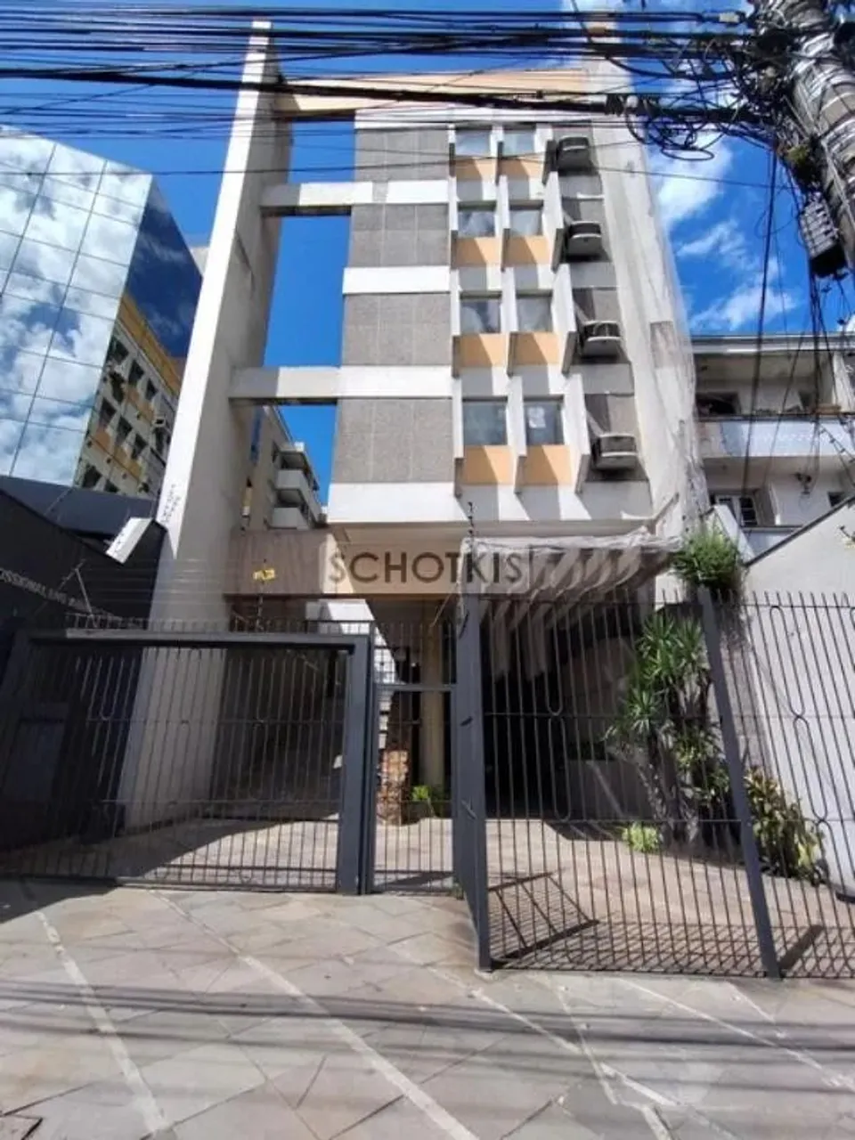 IMOBILIÁRIA SCHOTKIS ALUGA SALA COMERCIAL NA PROTÁSIO ALVES PRÓXIMO A LUCAS DE OLIVEIRA, 2