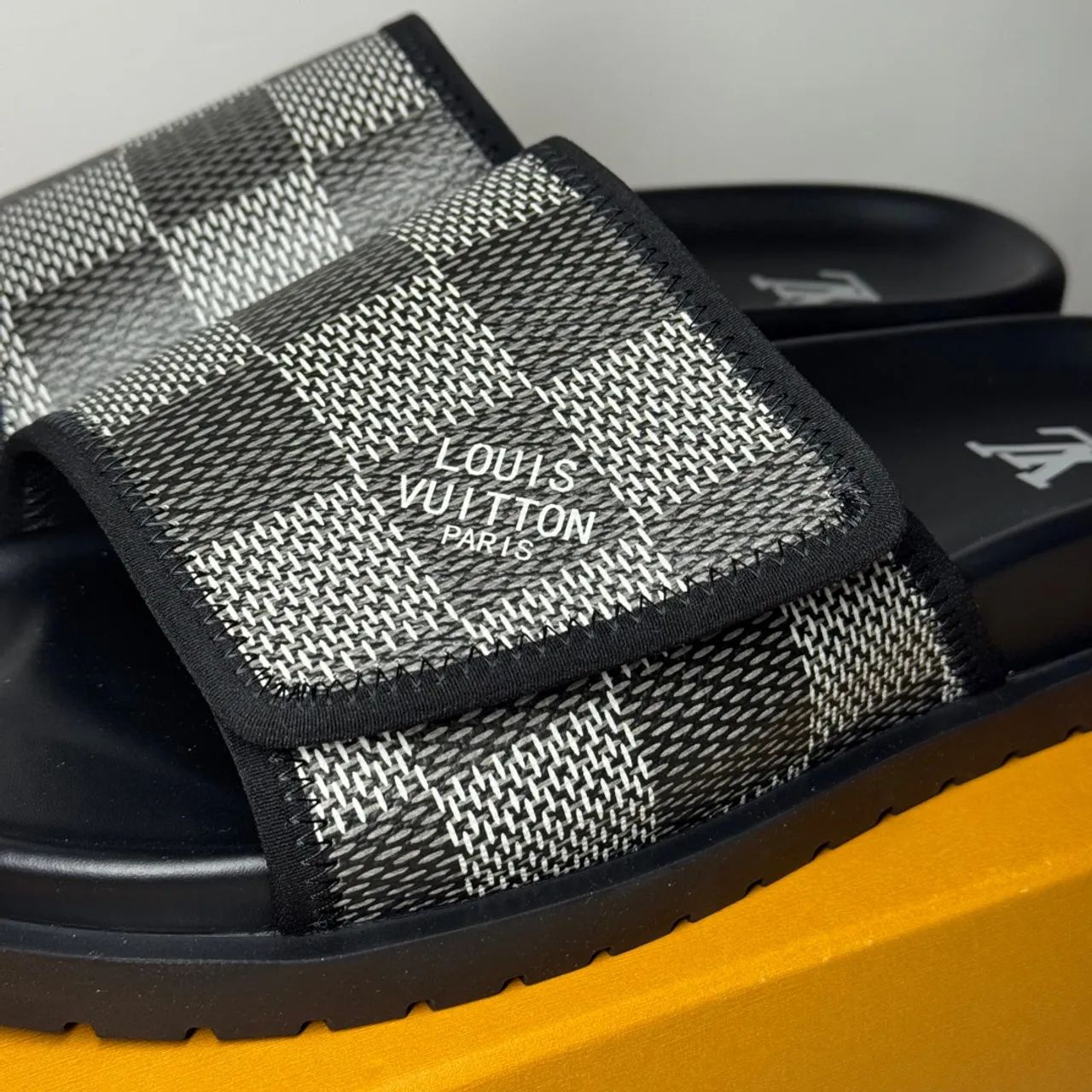 Chinelo Louis Vuitton - Foto 5