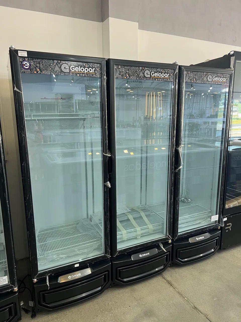 Cervejeira 3 portas Gelopar Linha conveniência nova pronta entrega 
