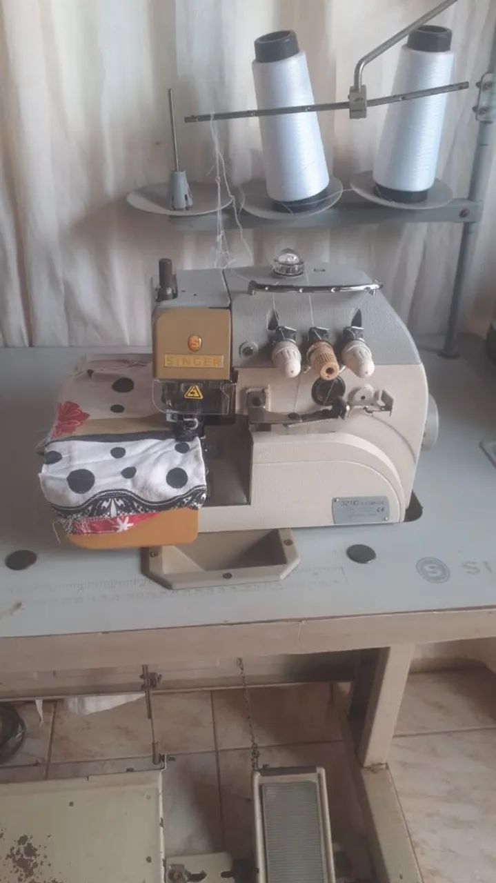 Maquina overlock  - Foto 3