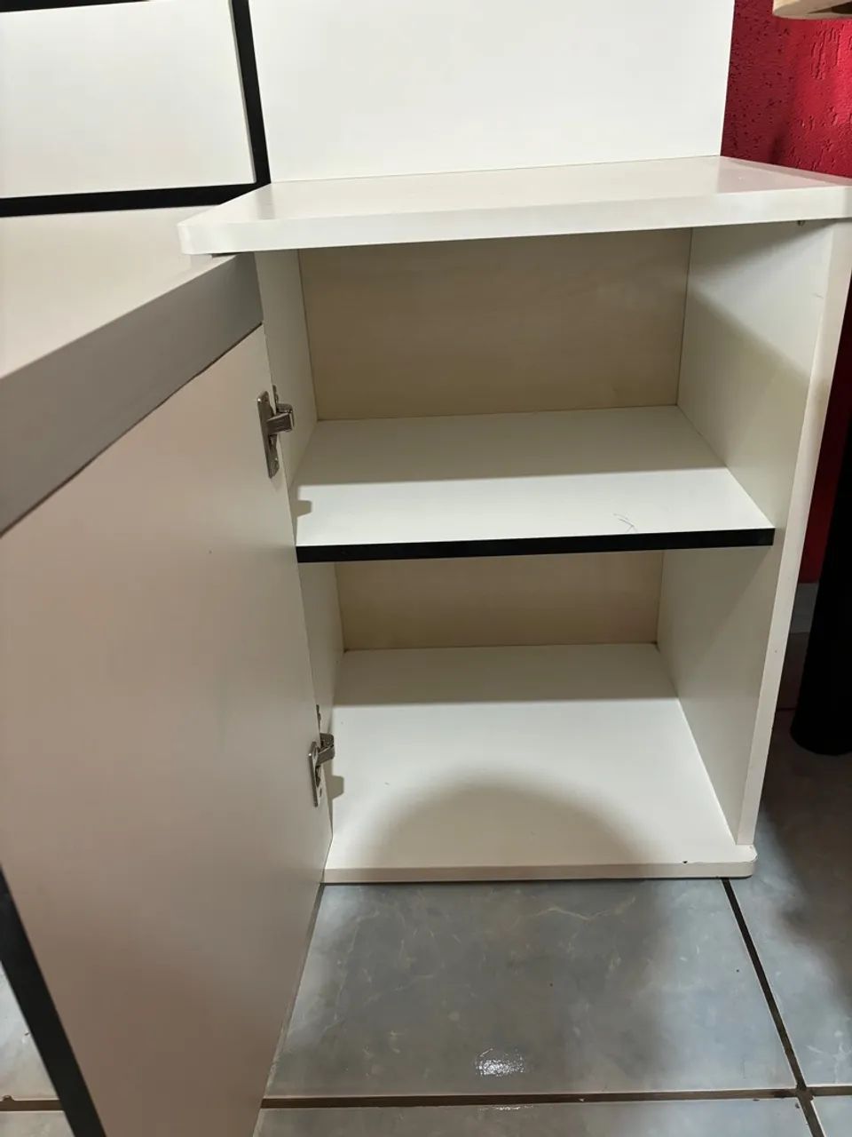 Cabeceira de cama com criados-mudos64962153416323124