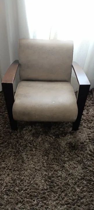 Poltrona de Couro linda e de qualidade $400 - Foto 3
