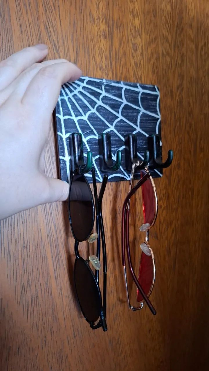 Kit 2 oculos lindos com suporte para pendurar incluso - Foto 3