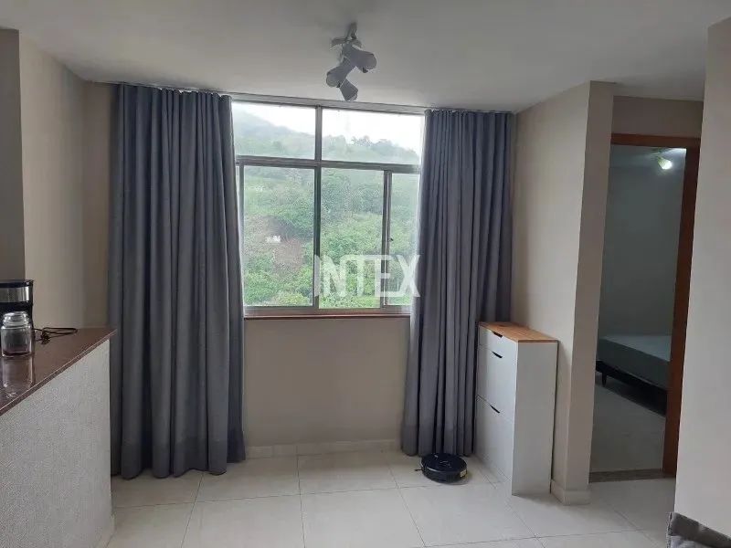 Imperdível! Apartamento à venda em Santa Rosa, Niterói-RJ. 2 quartos, sala, banheiro, gara
