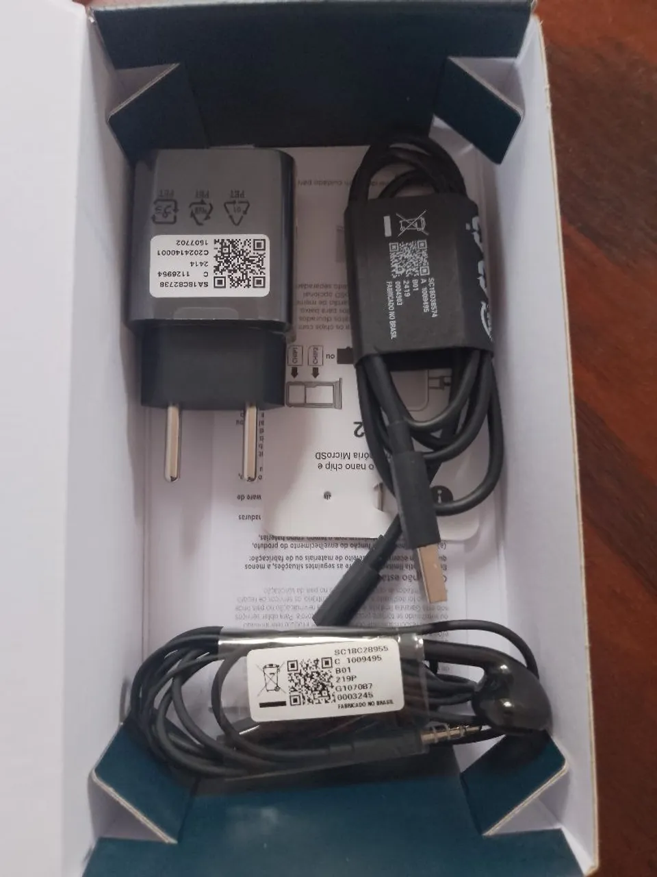 Vendo um celular moto e7. Aceito cartão Pix e dinheiro