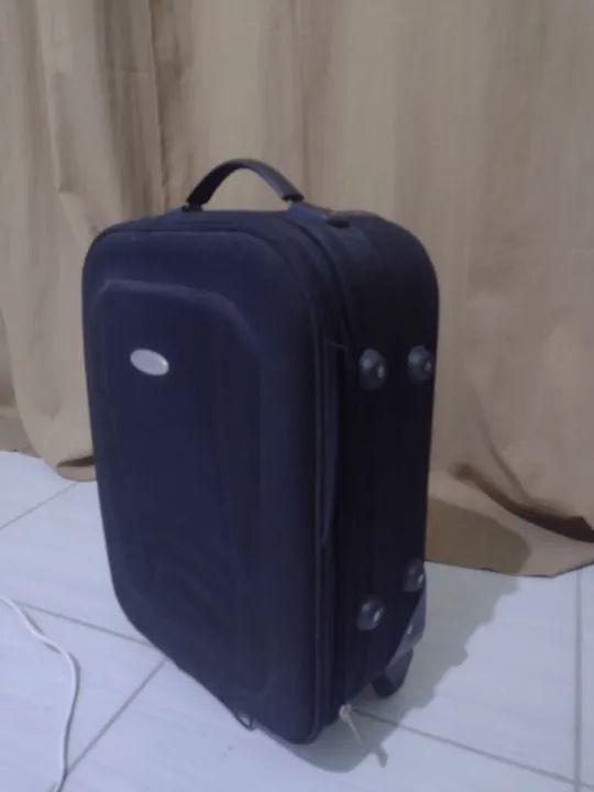 Mala pequena com rodinhas 