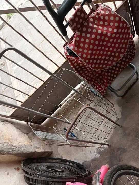 V/T dois cestos de compras 