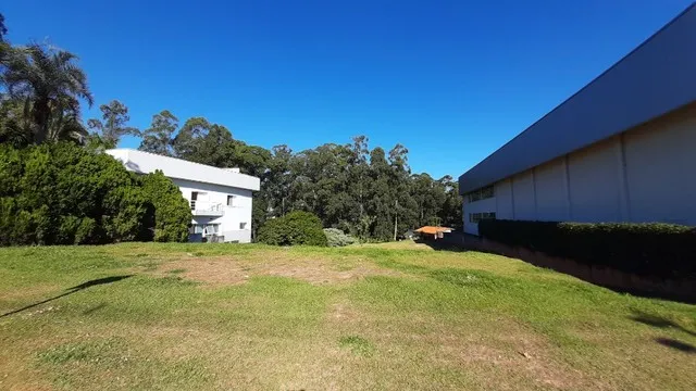 Terreno à venda no Condomínio Tamboré em Barueri - SP.
