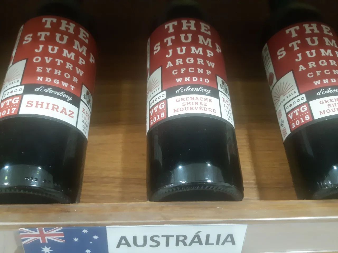 Adega Exclusiva à Venda com mais de 200 garrafas de vinhos. - Foto 3