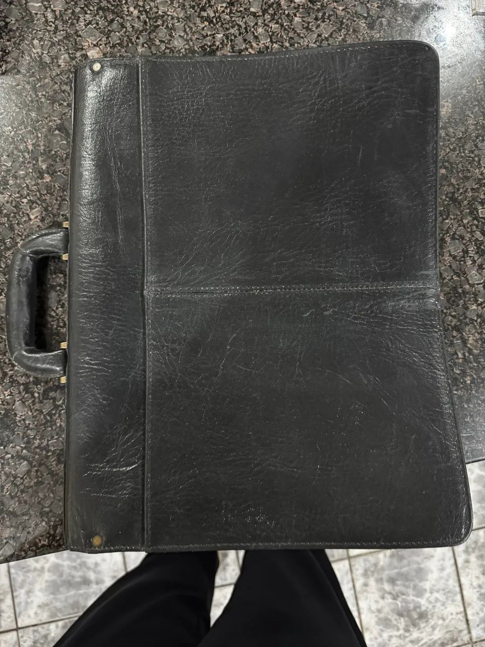 Maleta de couro codificada - preta - pouco usada - Foto 2