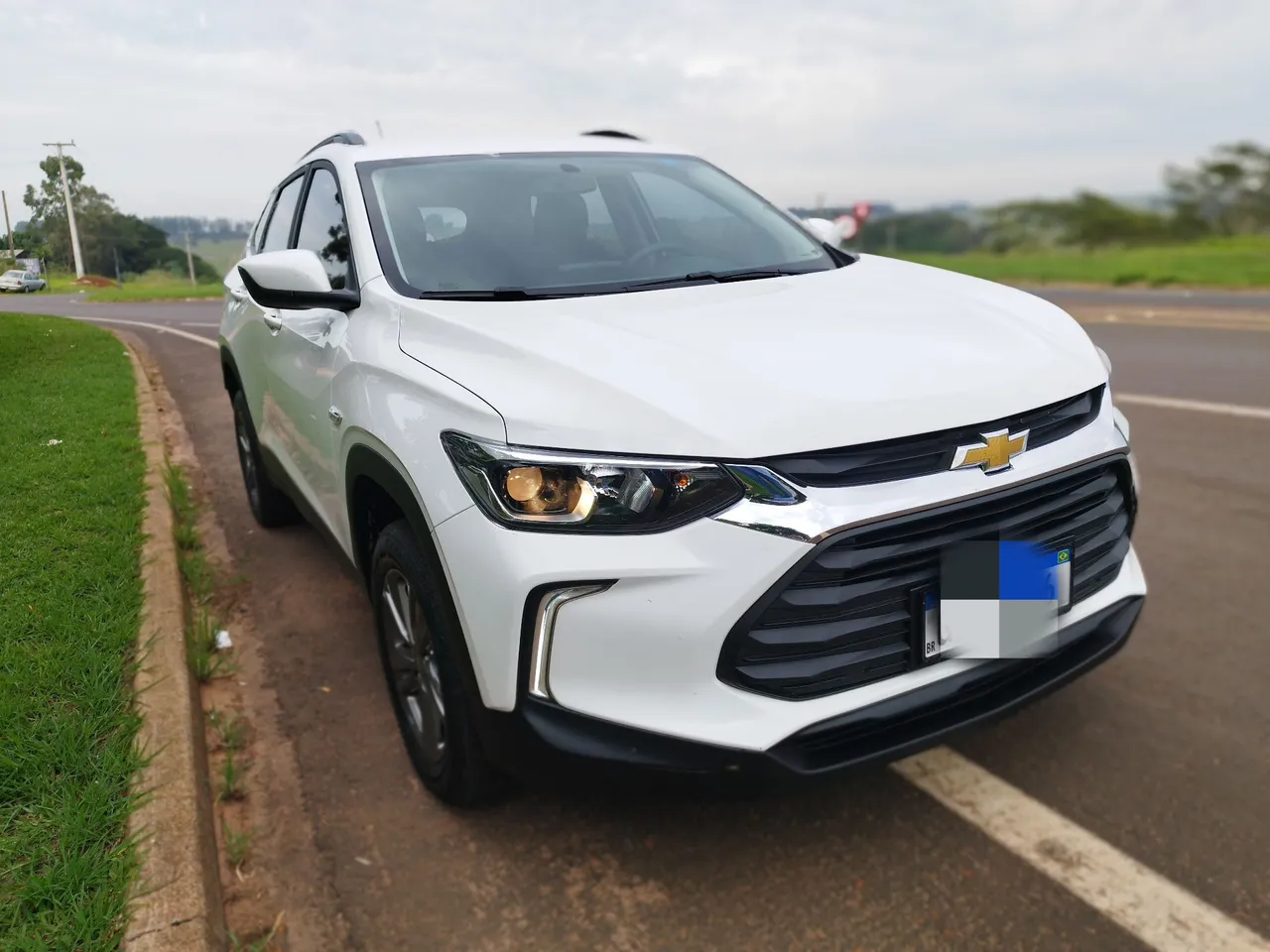 Tracker LT 1.0 Turbo 2023 completa