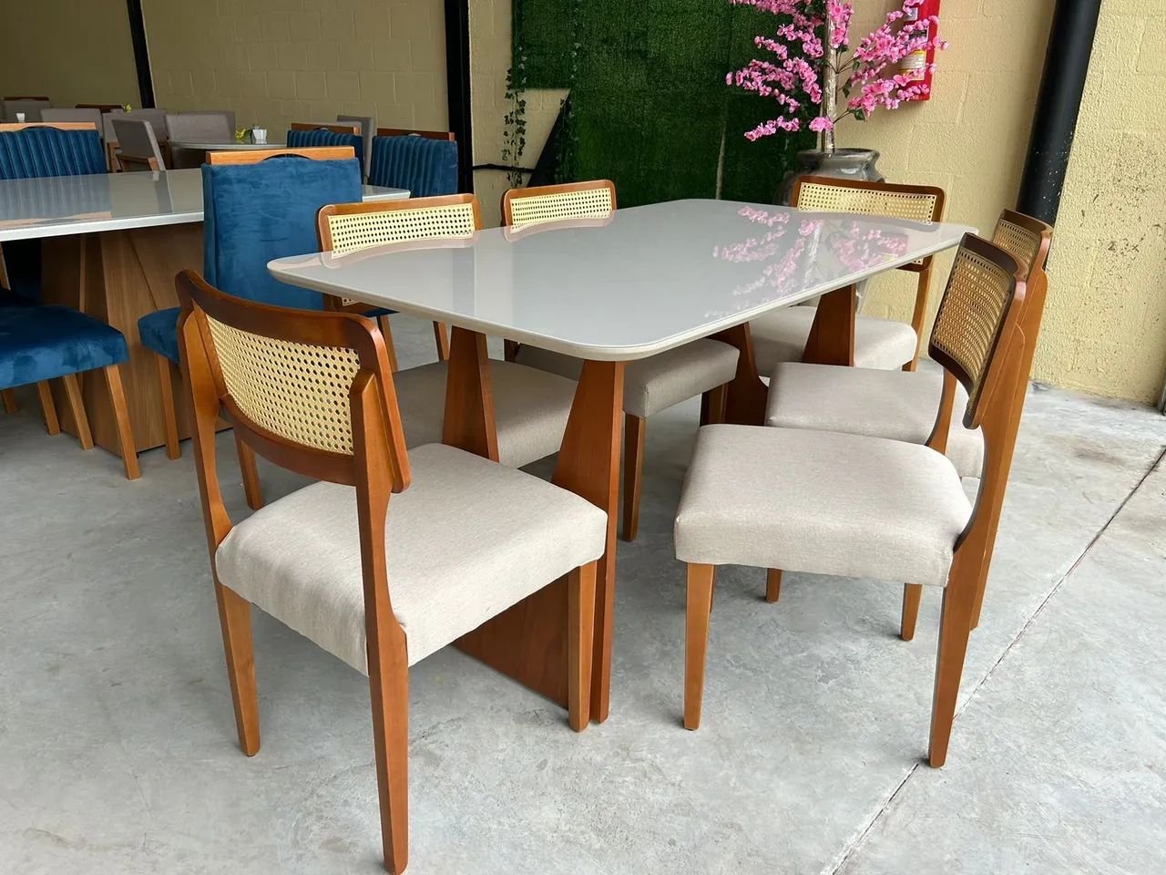 Mesa de Jantar com 6 cadeiras 100% Madeira  - Foto 4