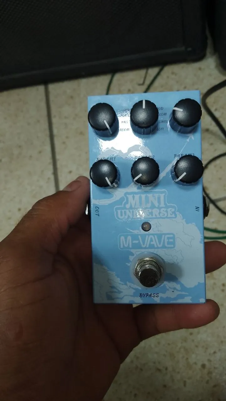 Pedal de Efeito Mini Universe M-Wave